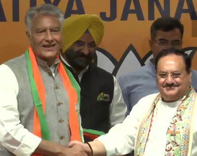Former Punjab Congress chief Sunil Jakhar joins BJP