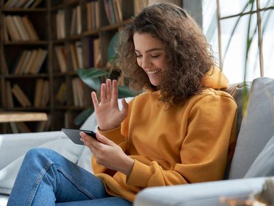 This Hidden iPhone, iPad Feature Can Really Improve Your Audio, Video Calling Experience