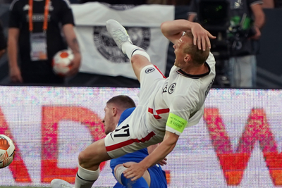 Eintracht Frankfurt skipper Sebastian Rode shows off scar from John Lundstram challenge