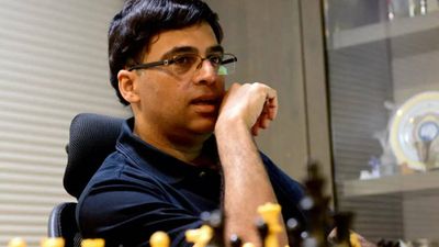 Viswanathan Anand off to winning start in Superbet Rapid chess event