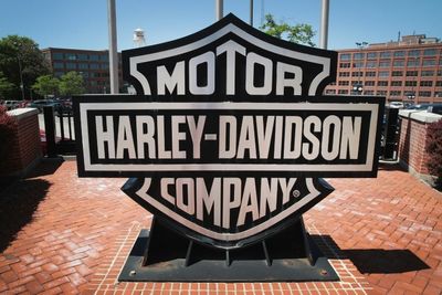 Harley-Davidson shares fall as it suspends plants for 2 weeks