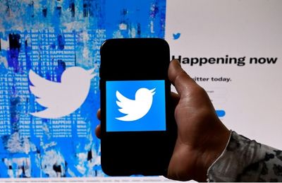 Twitter adds warning labels to false Ukraine war posts