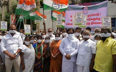 Celebrating release of Perarivalan is condemnable, says Congress MP Thirunavukkarasar