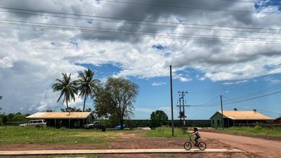 School closed as unrest continues in Wadeye, man arrested after police use pepper spray to disperse crowd armed with weapons