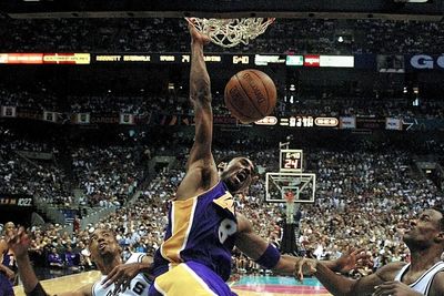 On this date: Kobe Bryant, Lakers annihilate Spurs to start WCF