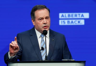 Alberta premier Jason Kenney to stay on until new party head elected