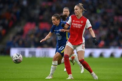 Dutch striker Miedema signs new deal at Arsenal