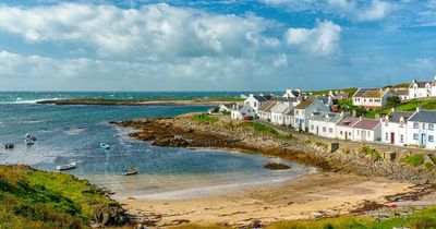 Beautiful Scotland island hotel recruiting staff to move in for summer