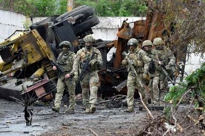 Russia considers allowing over-40s to join army as invasion stalls