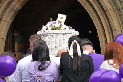 Katie Kenyon funeral: Mourners wearing purple pay respects to mum-of-two