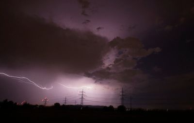 2 paragliders killed in Germany; more strong storms forecast