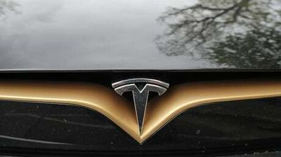 Tesla driver to stand trial after fatal autopilot crash, judge rules