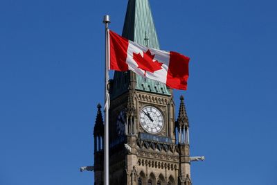 Canada imposes additional sanctions on Russian oligarchs, bans some luxury goods trade