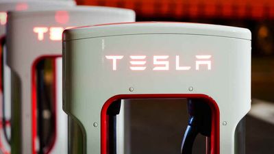 Tesla Stock Hits 2022 Low As Lurid Headlines, Distractions Dog Elon Musk