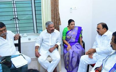 YSRCP leaders discuss arrangements for Anantapur leg of Minsters’ bus yatra
