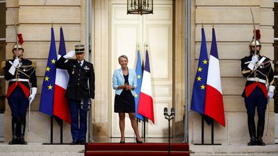 Macron revamps cabinet under new Prime Minister Élisabeth Borne