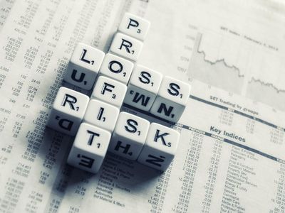 The SPY Plummets For 7th Straight Week: Is It Time To Buy The Dip?