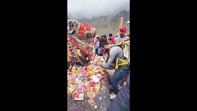 Temple body files complaint against Noida vlogger who took his pet dog to Kedarnath