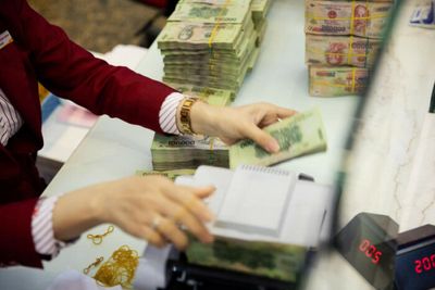 Vietnam sacks head of main stock exchange
