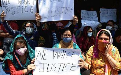 Rahul Bhat's killing | Kashmiri Pandits take out protest march in Srinagar