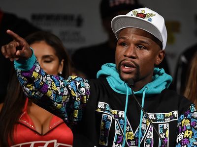 What is Floyd Mayweather’s boxing record ahead of Don Moore fight?