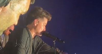 Danny O'Donoghue from The Script and 13,000 fans mock woman's ex-boyfriend at Leeds First Direct Area gig