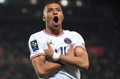 Mbappe chooses to stay at PSG in Real snub: reports