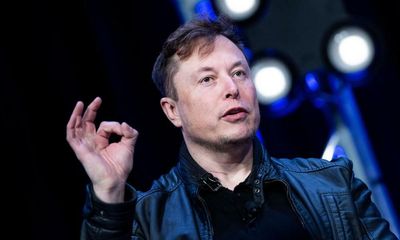 What do Elon Musk and Jeff Bezos have in common? An unhealthy Twitter habit