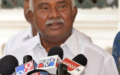 Don’t use textbooks to settle political scores, says Vishwanath