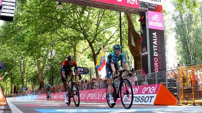 Australia's Jai Hindley seven seconds off the lead at Giro d'Italia after stage 14, as Richard Carapaz takes the maglia rosa
