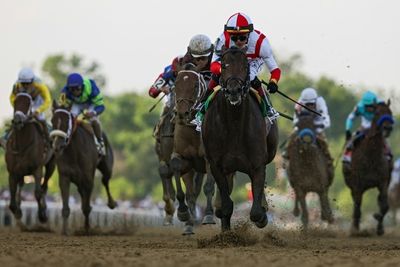 Early Voting wins 147th Preakness Stakes