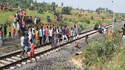 Jharkhand: Goods train mows down 3 minors sleeping on tracks in Dumka