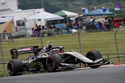 Super Formula Autopolis: Hirakawa charges to victory from eighth