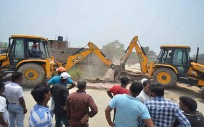 Bihar Police accused of demolishing nine huts in West Bengal's Malda