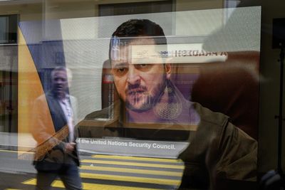 Ukraine news – live: Kyiv says giving up land to Russia would backfire