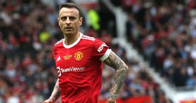 Manchester United favourite Dimitar Berbatov sends Liverpool title race warning to Man City