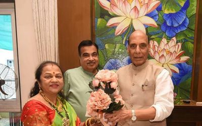 Rajnath Singh visits Gadkari’s home in Nagpur