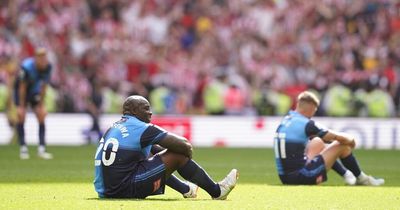 Adebayo Akinfenwa admits best team won as Sunderland spoil his Wembley retirement party