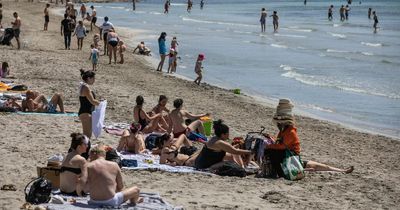 New warning to tourists over extreme heat in Spain as temperatures soar to 40C