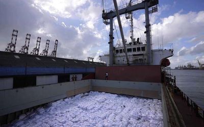 Ship carrying relief materials from India for Sri Lankan people reaches Colombo