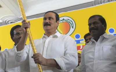 Anbumani supports State in fuel price issue, asks Centre to do more