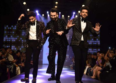 Punjabi boys Jassie Gill and Karan Kundrra slay at DTFW 2022
