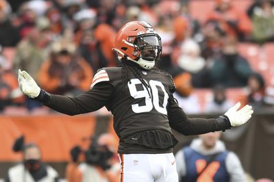 Clowney chose Browns over bigger, longer deals to play with Watson