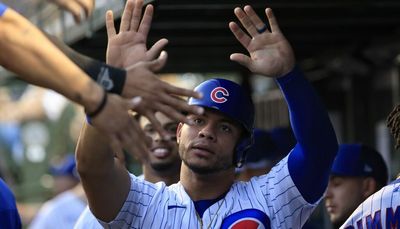 Willson Contreras day-to-day with strained hamstring