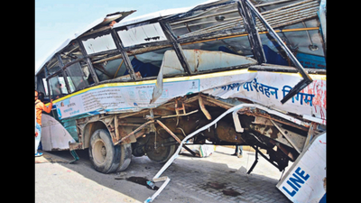 Ajmer: Truck collides with bus in Kishangarh, 1 killed, 20 injured