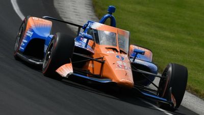 Flying Kiwi Scott Dixon sets new pole speed record at Indianapolis 500