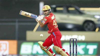 Shikhar Dhawan becomes first player to hit 700 fours in IPL history