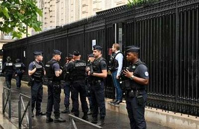 Security guard killed in attack at Qatar embassy in Paris