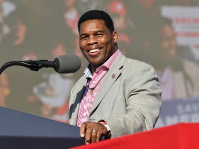 US primaries – live: Herschel Walker and Brian Kemp confident in Georgia as Mo Brooks makes Alabama comeback