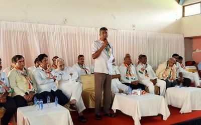 Congress workers asked to approach voters, without branding them